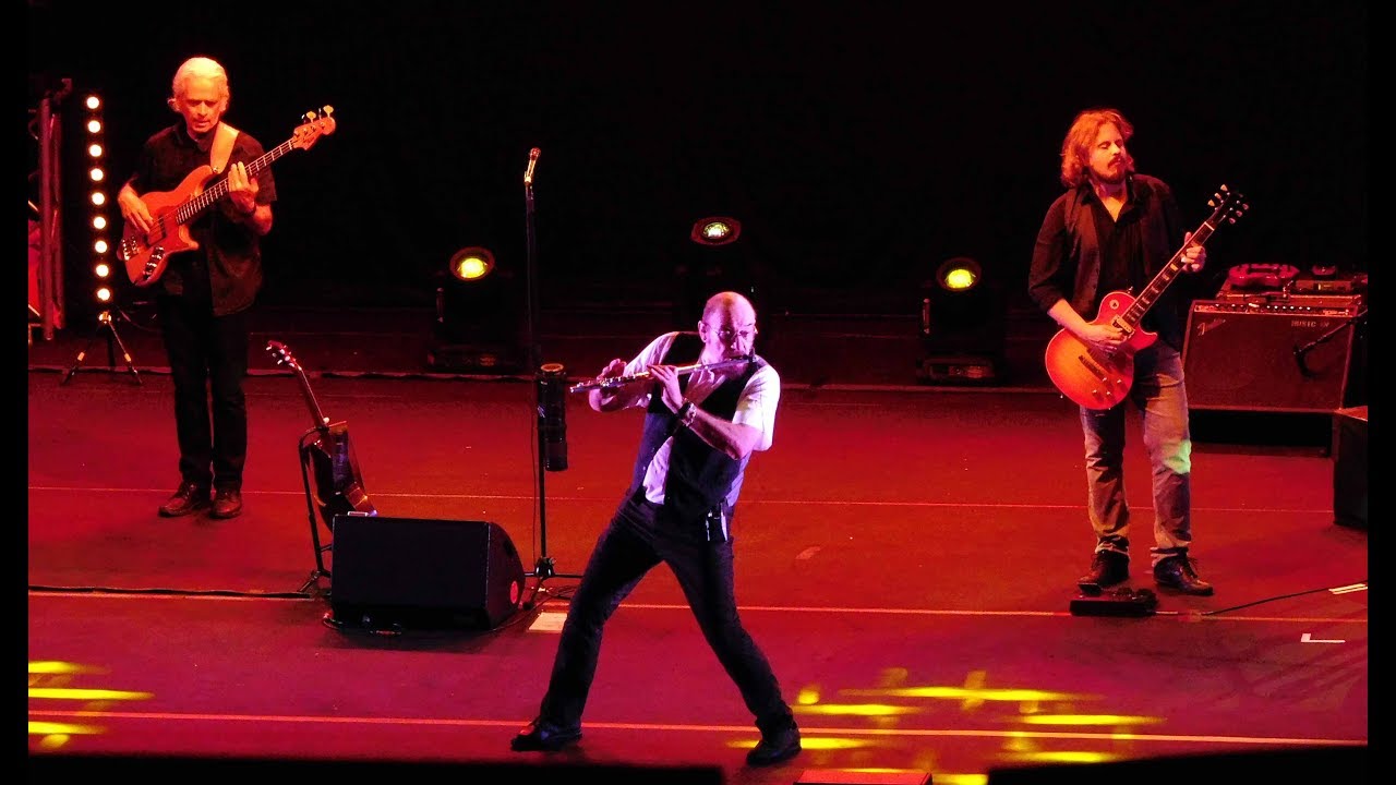 JETHRO TULL